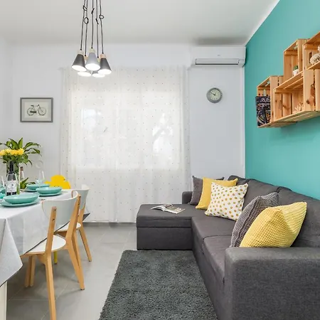 Lovely House With Garden Near Centre Будинок відпочинку