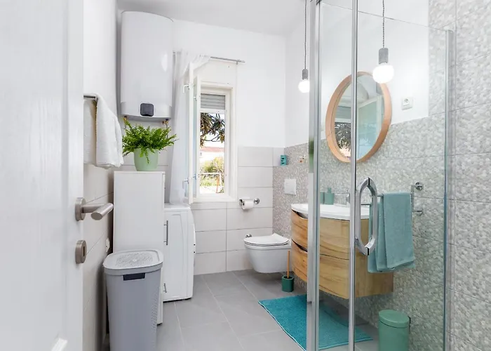 Lovely House With Garden Near Centre Vakantiehuis Pula