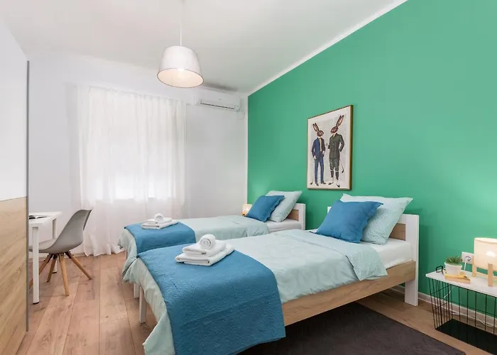 Lovely House With Garden Near Centre Vakantiehuis *