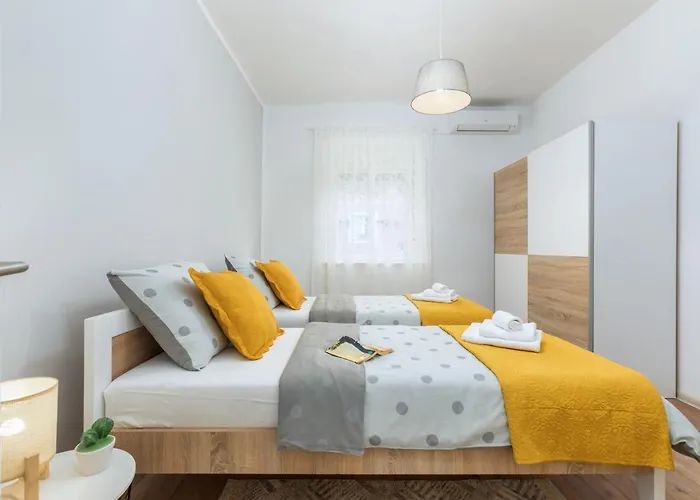 Lovely House With Garden Near Centre * Pula