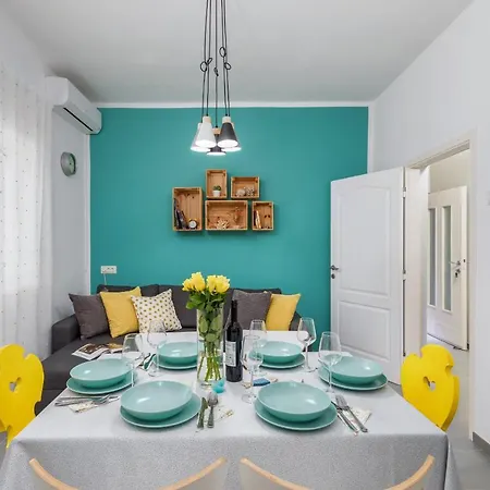 Holiday home Lovely House With Garden Near Centre *