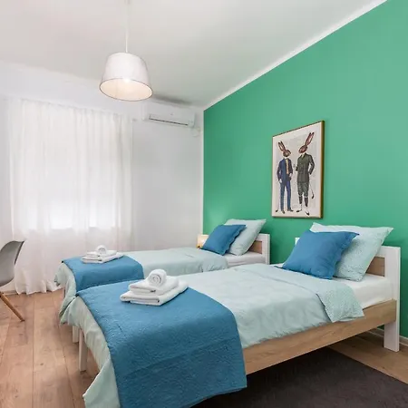 Lovely House With Garden Near Centre Σπίτι διακοπών *