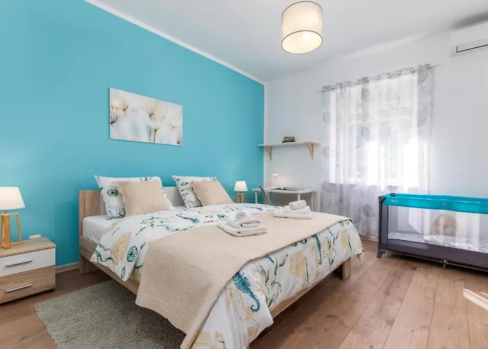 Lovely House With Garden Near Centre *