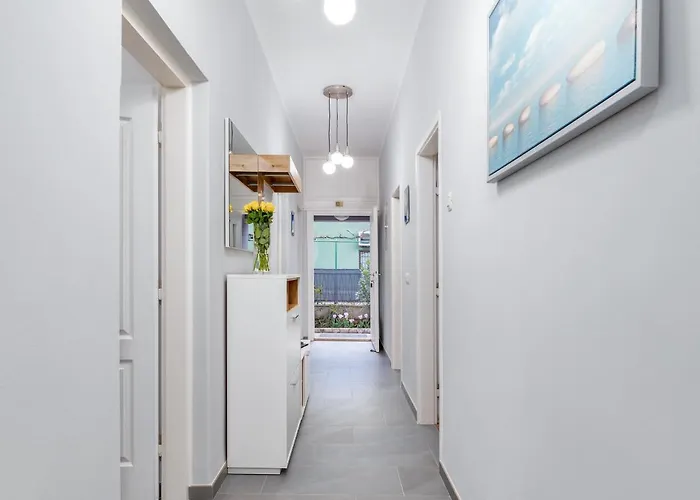 Lovely House With Garden Near Centre