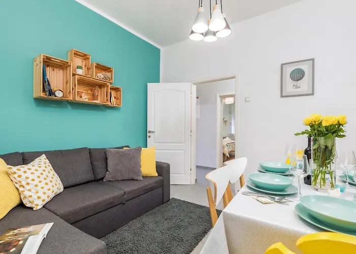 Lovely House With Garden Near Centre * بولا